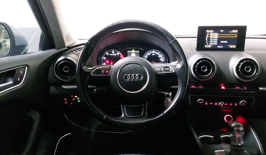 Audi A3 1.8 TFSI ATTRACTION S TRONIC Hatchback 2015