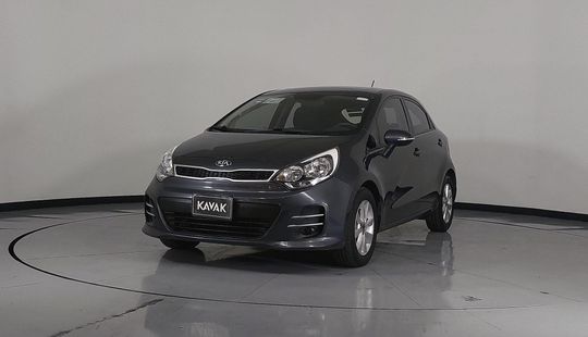 Kia Rio 2017 Hatchback | KAVAK
