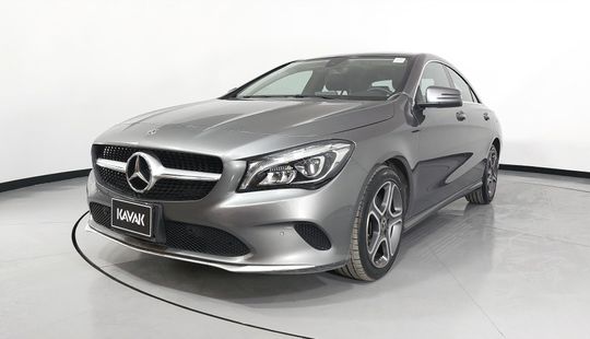 Mercedes Benz • Clase CLA