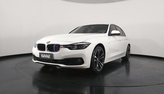 Bmw • 320i