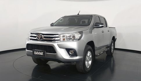 Toyota Hilux SR CD Pickup 2017