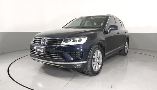 Volkswagen • Touareg