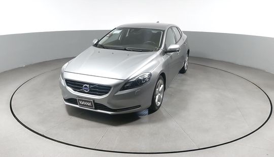 Volvo • V40