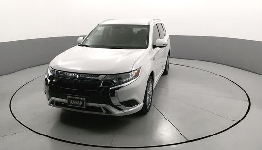 Mitsubishi • Outlander