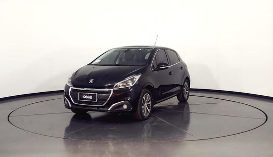 Peugeot 208 1.6 FELINE MT-2018