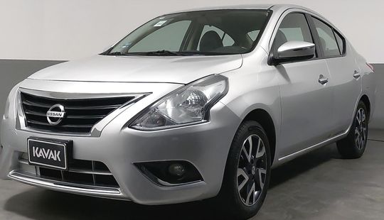 Nissan • Versa