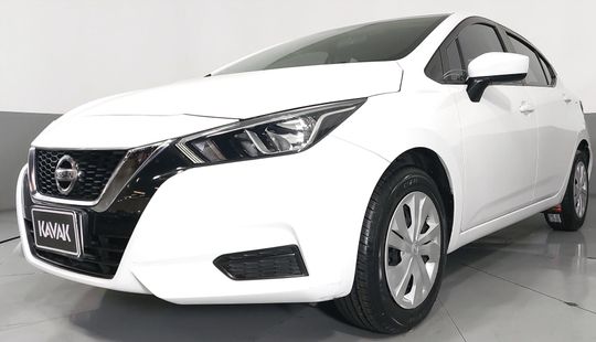 Nissan • Versa