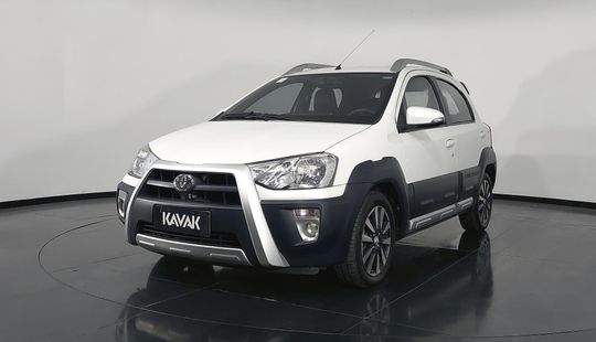 Toyota • Etios Cross