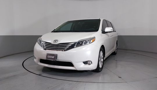 Toyota • Sienna