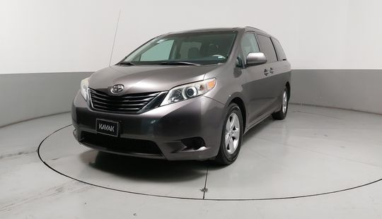 Toyota Sienna 3.5 LE AT-2012