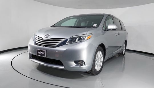 Toyota • Sienna