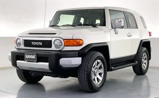 Toyota • FJ Cruiser