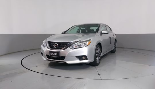 Nissan • Altima