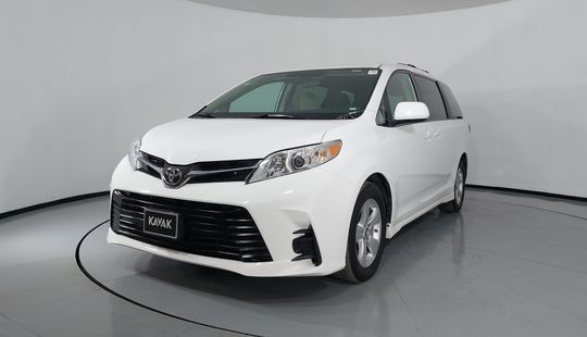 Toyota • Sienna