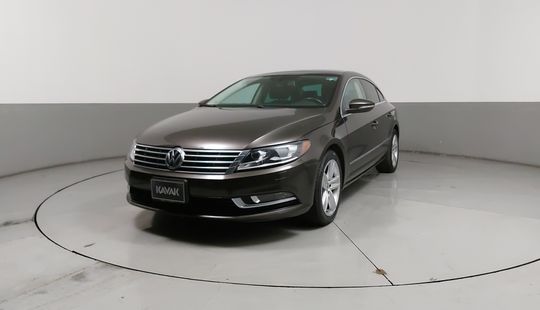 Volkswagen • Passat