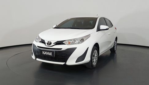 Toyota Yaris XL LIVE Hatchback 2022
