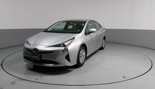 Toyota • Prius