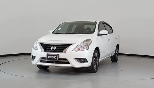 Nissan • Versa