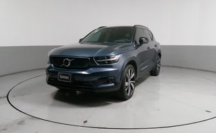 Volvo • XC40