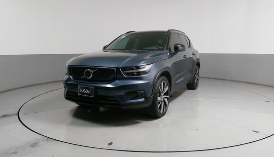 Volvo • XC40