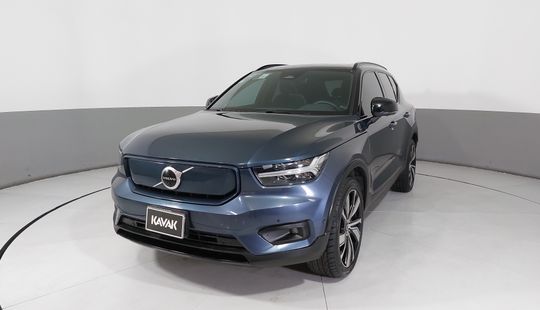 Volvo • XC40