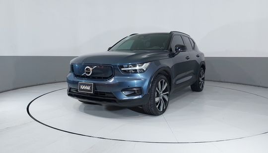 Volvo • XC40