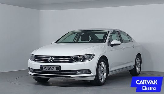 Volkswagen • Passat