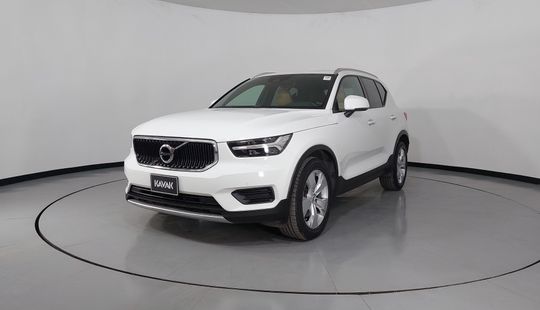 Volvo • XC40