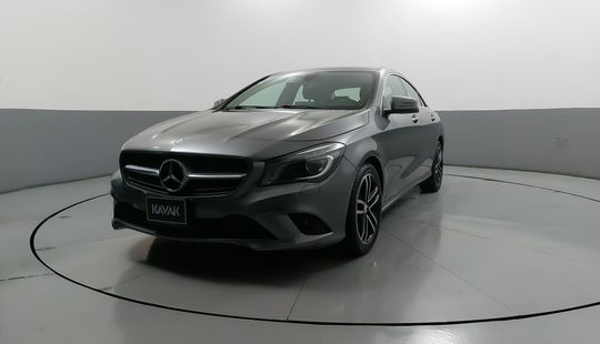 Mercedes Benz • Clase CLA