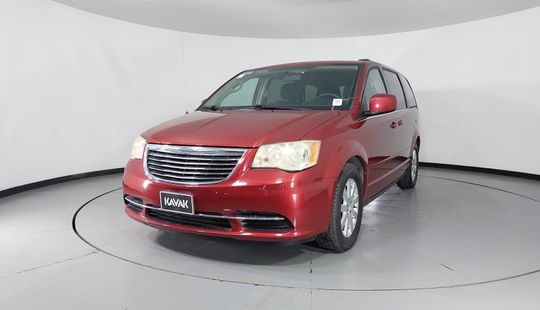 Chrysler • Town & Country