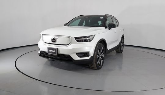 Volvo • XC40