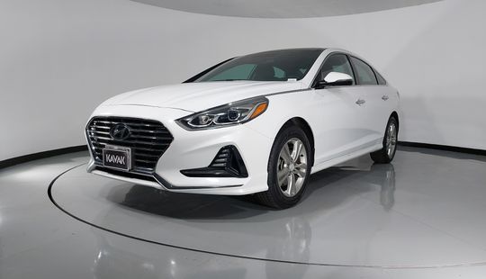 Hyundai • Sonata