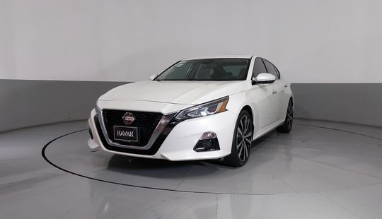 Nissan • Altima