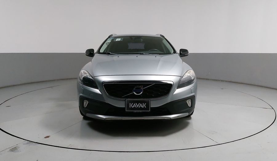 Volvo V40 2.0 MOMENTUM T4 AT AWD Hatchback 2016