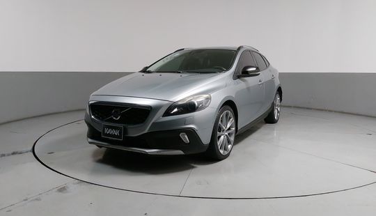 Volvo • V40