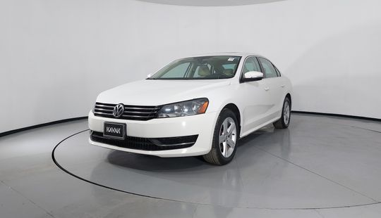 Volkswagen • Passat