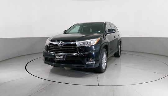 Toyota • Highlander