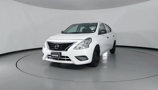 Nissan • Versa