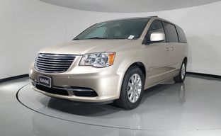 Chrysler • Town & Country