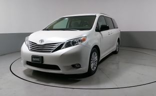 Toyota • Sienna