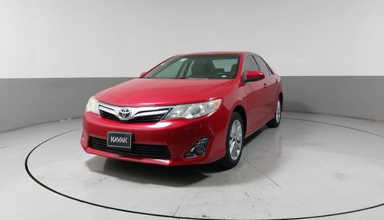 Toyota Camry 2.5 XLE L4 6AT-2014