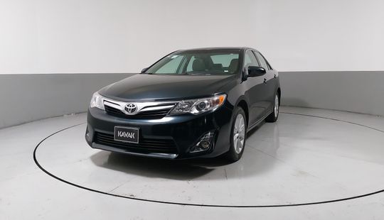 Toyota Camry 3.5 XLE V6 6AT-2012