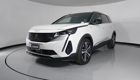 Peugeot • 5008