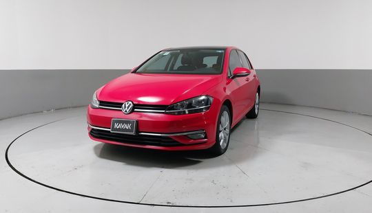 Volkswagen • Golf