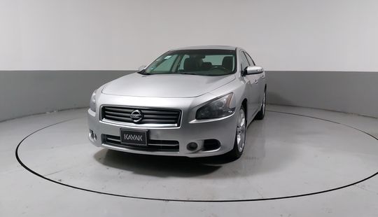 Nissan • Maxima