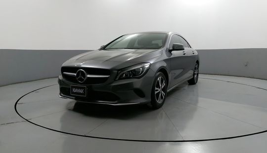 Mercedes Benz • Clase CLA