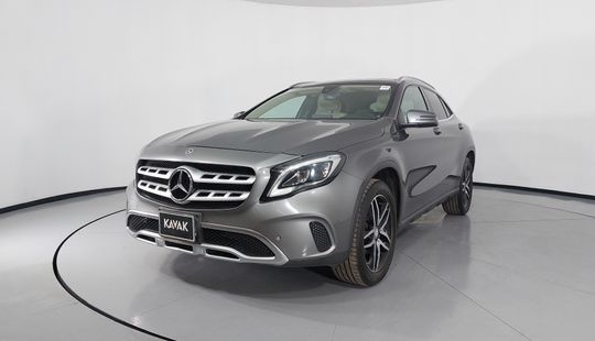 Mercedes Benz • Clase GLA