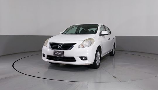 Nissan • Versa