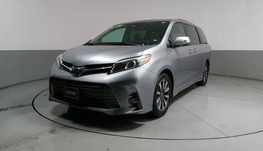 Toyota • Sienna