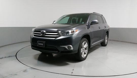 Toyota • Highlander